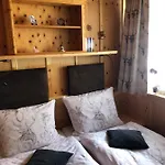 Fanny باد جاستاين